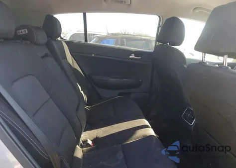 2019 Kia Sportage Lx z USA, uszkodzony, nr VIN KNDPMCAC7K7556717